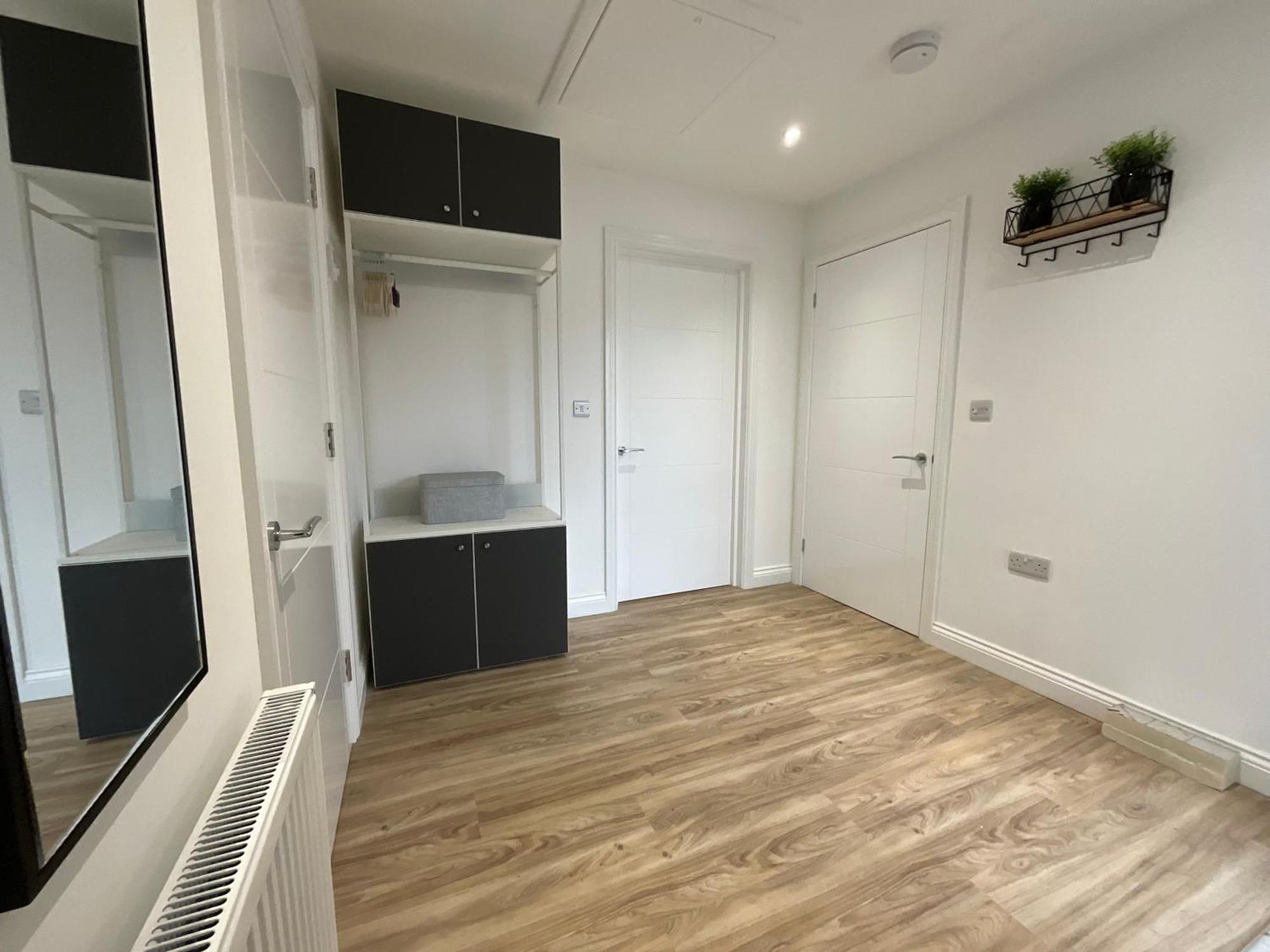 The Court Yard Apartment Чедър Екстериор снимка