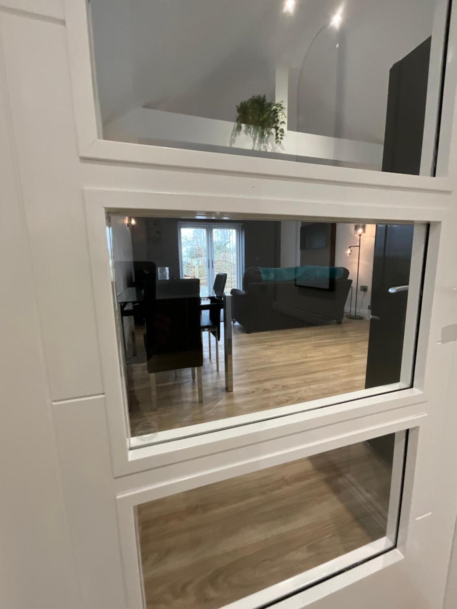 The Court Yard Apartment Чедър Екстериор снимка